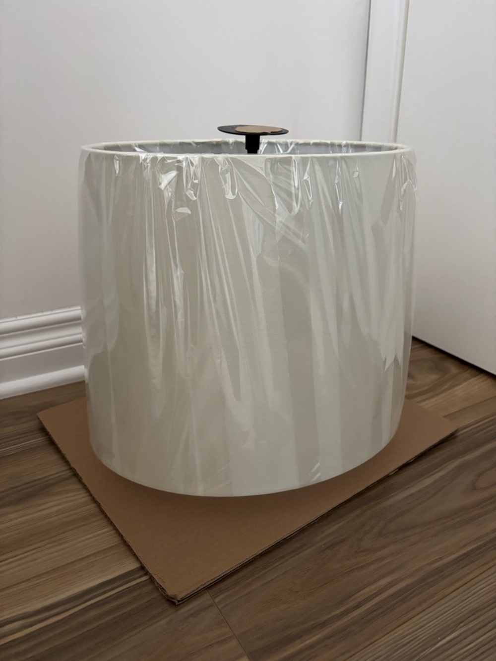 Visual Comfort Linen Oval Lamp Shade 13x15x12 White Drum Shade New in Plastic
